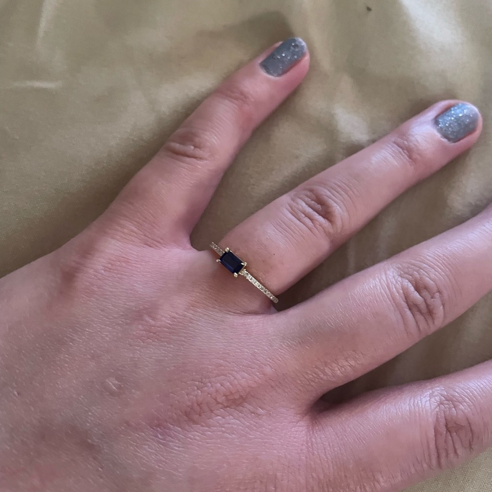 NEW sapphire gold diamond ring. 0.12 cwt